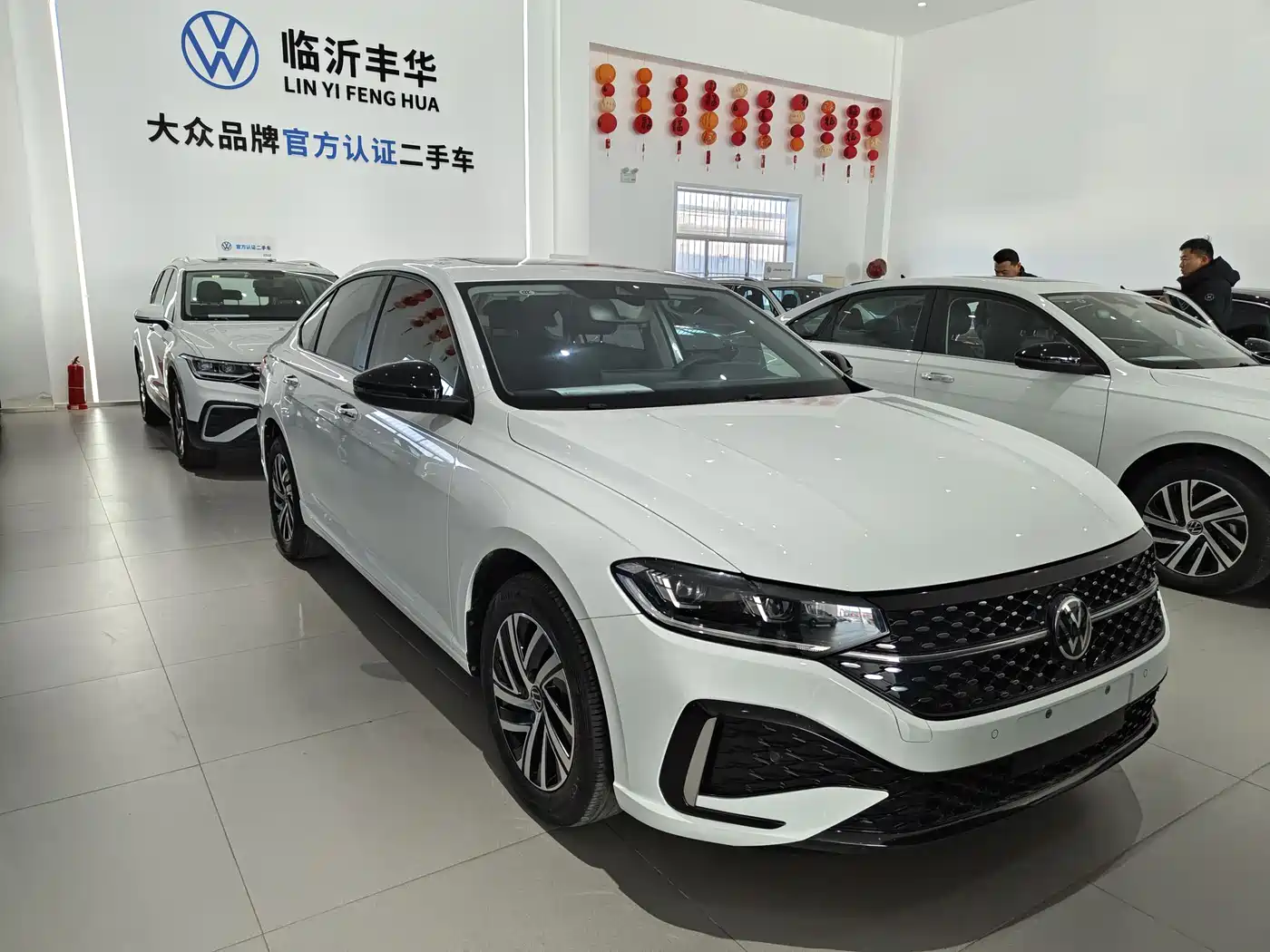 Volkswagen Lavida 2024 Model 300TSI DSG Starlight Leading Edition фото 3