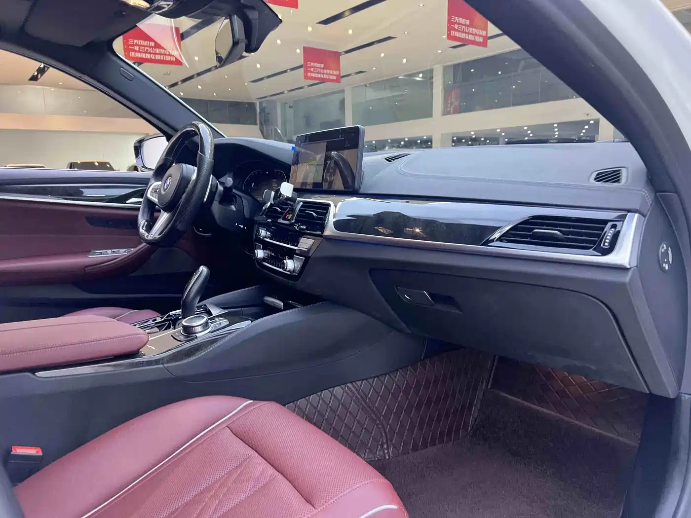 BMW 5 Series 2022 530Li Leading M Sport Package фото 9