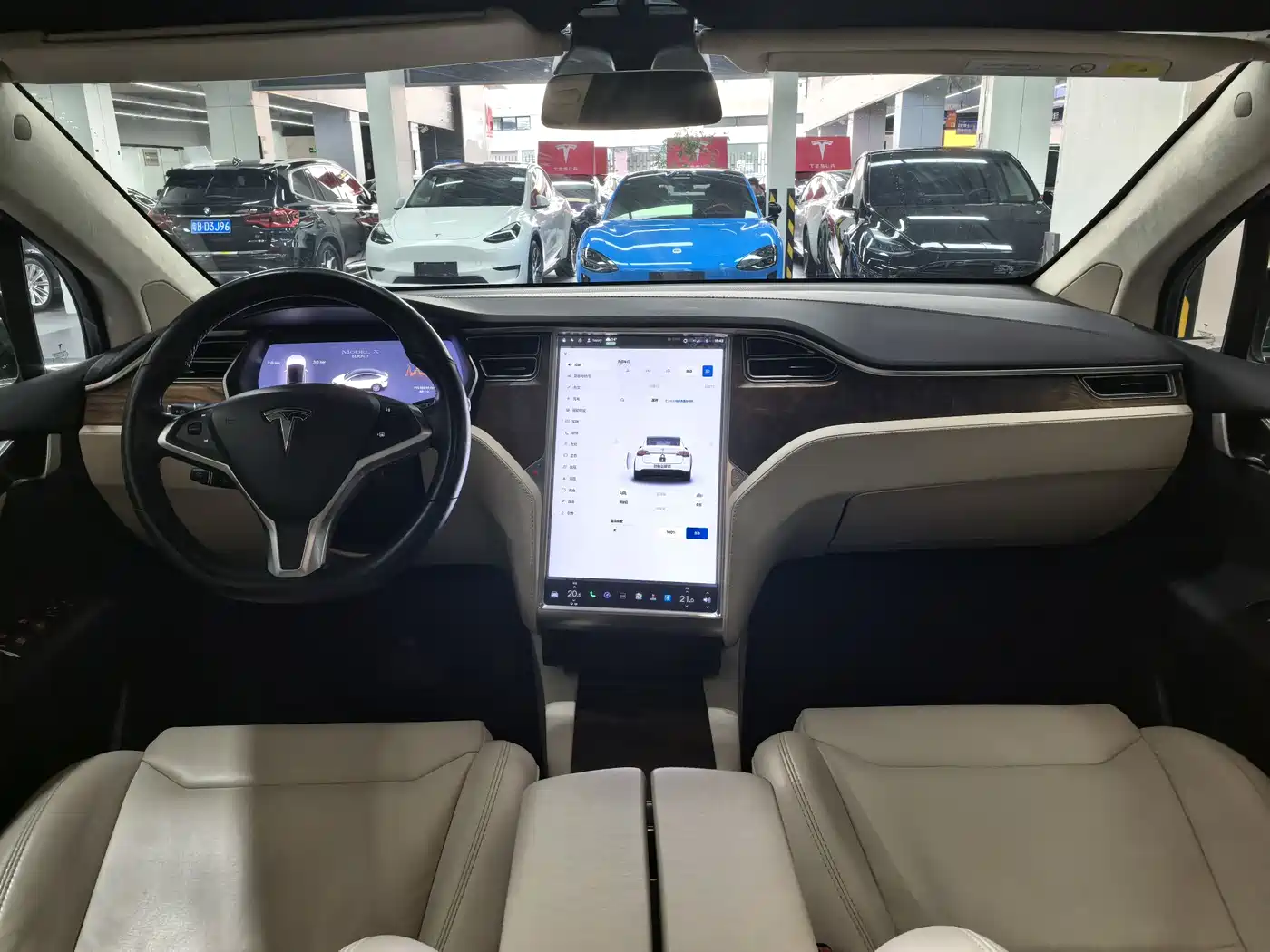 TESLA MODEL X