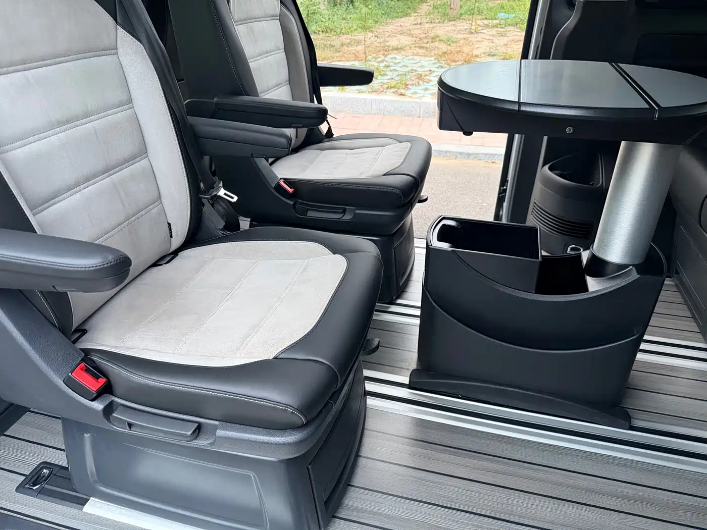 Volkswagen Multivan 2019 2018 2.0TSI 4WD Leisure Edition 7-Seater
