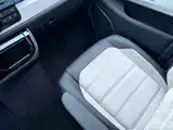 Photo 9 - Volkswagen Multivan