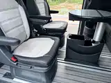 Photo 24 - Volkswagen Multivan