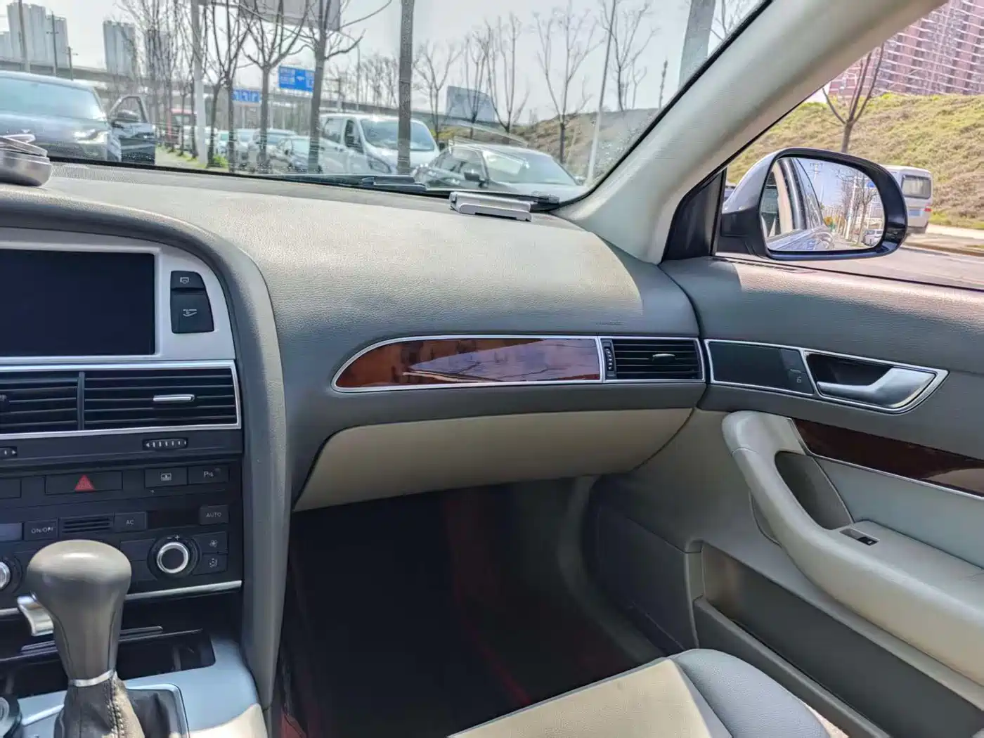 Audi A6L 2011 2.0 TFSI Automatic Comfort фото 14