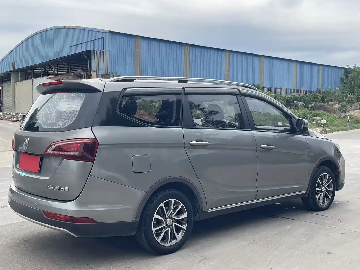 Baojun 730 2020 2019 1.5T Manual Fashion Edition 7-Seater China VI