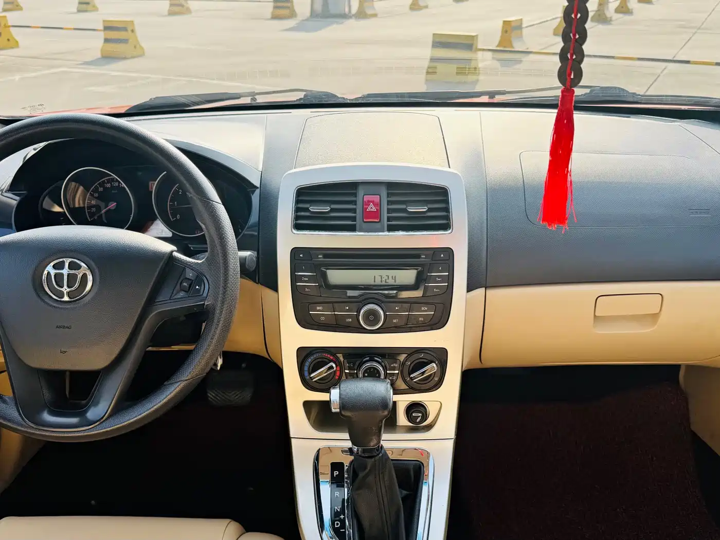 Zhonghua H330 2014 2013 1.5L Auto Comfort