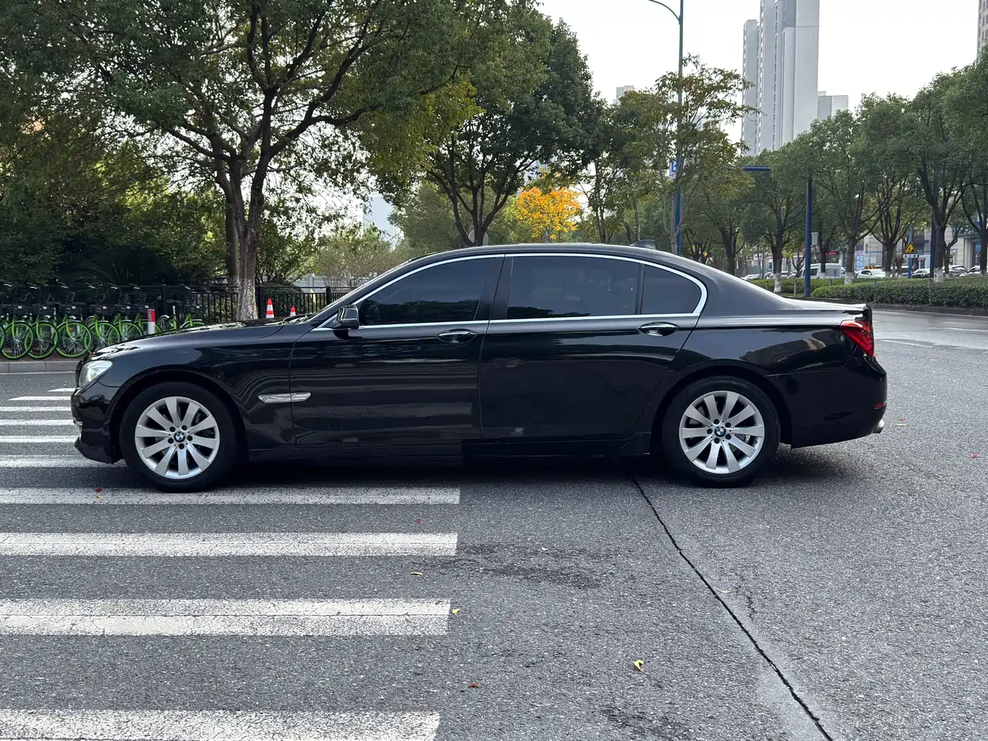 BMW 7 Series 2013 Model 730Li Leading фото 4