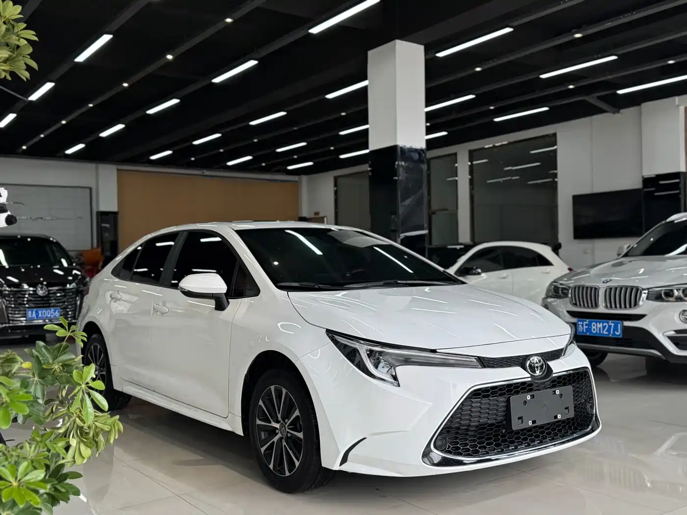 Toyota Levin 2023 185T CVT Luxury фото 2