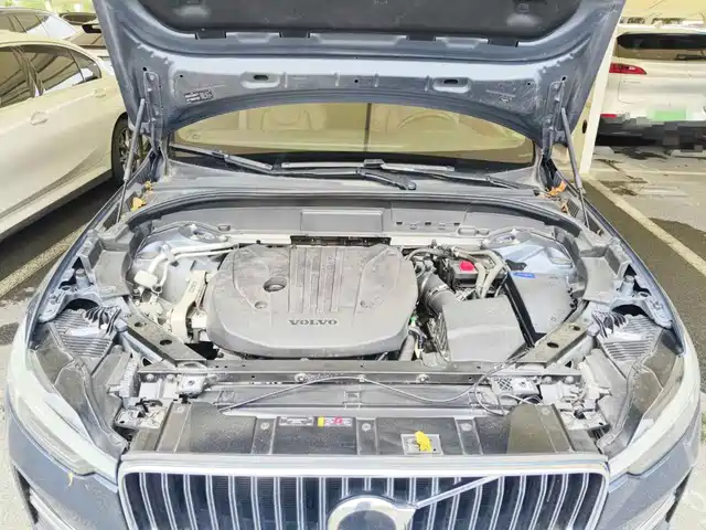 Volvo XC60 2022 B5 AWD Inscription — фото 3