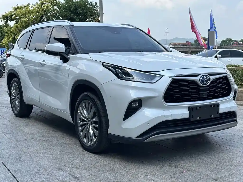 Фото 3 - Toyota Highlander