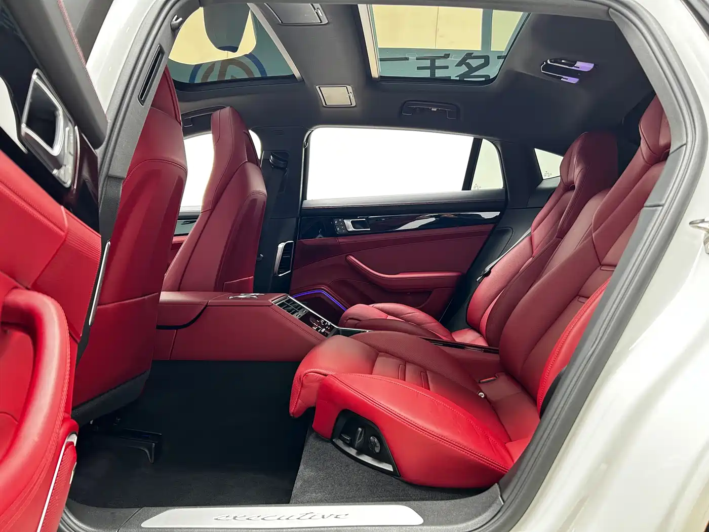Porsche Panamera 2023 Panamera 4 Executive Long Wheelbase 2.9T фото 13