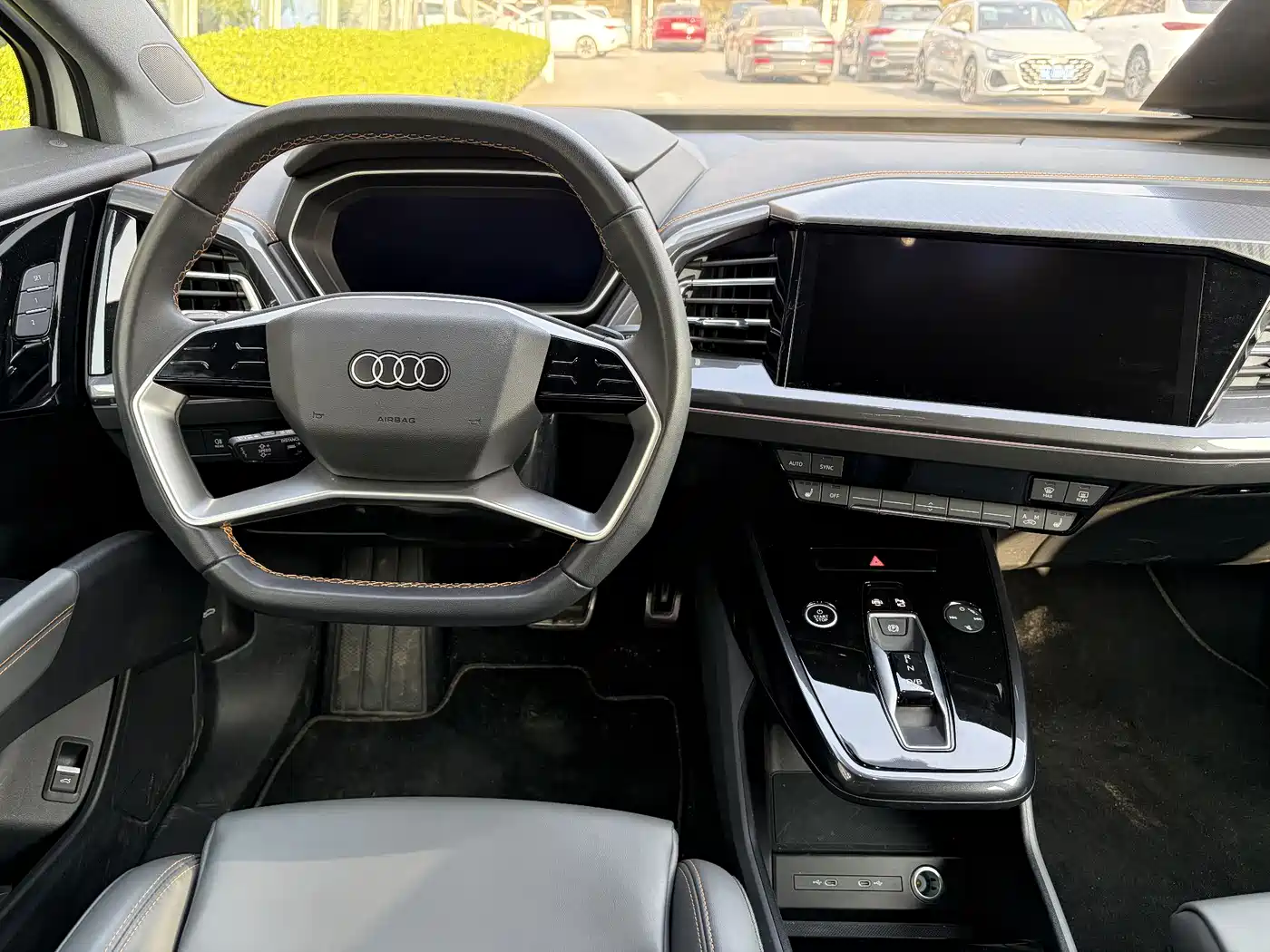 AUDI Q4 E TRON