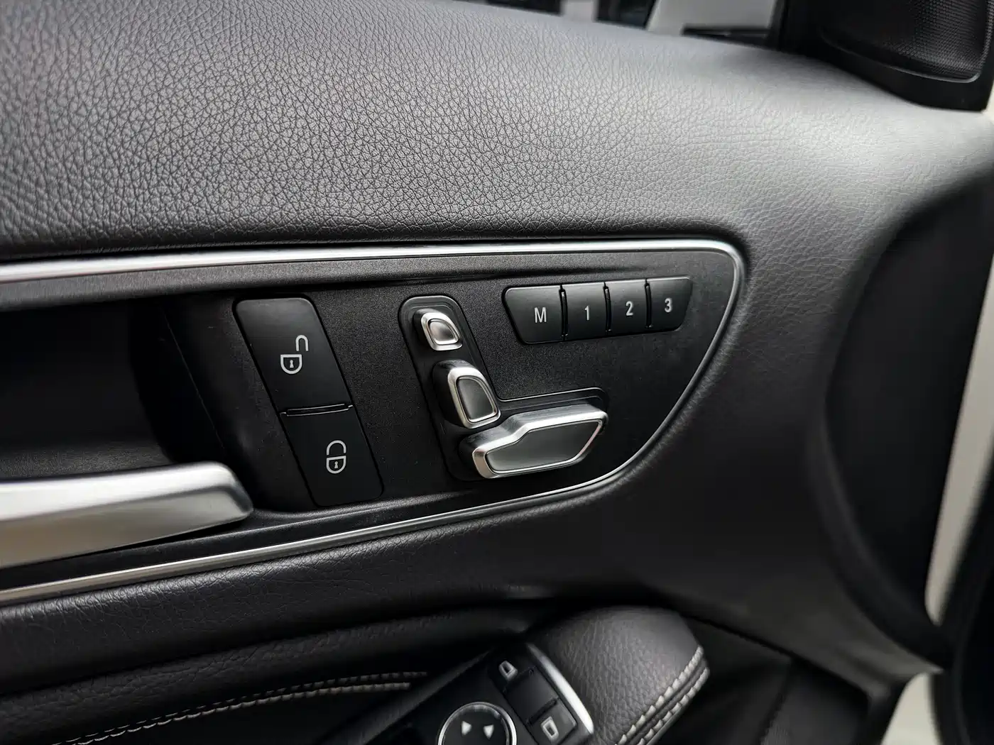 Mercedes-Benz GLA 2017 GLA 200 Dynamic фото 7