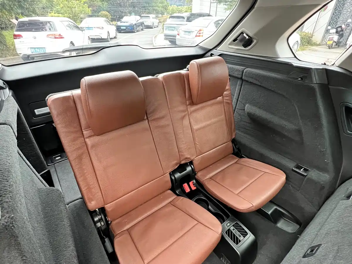 BMW X5 (Import) 2011 xDrive35i Luxury Edition фото 14
