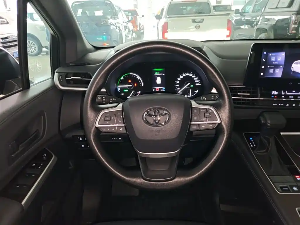 Toyota Granvia 2026 Model 2.5L Hybrid Luxury Edition фото 11