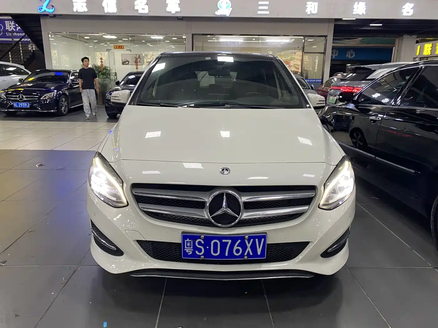 Mercedes-Benz B-Class 2017 B 200 Style фото 3