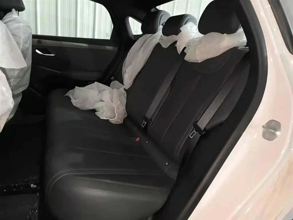 BYD Qin PLUS 2026 DM-i Smart Edition 128KM Progressive фото 17
