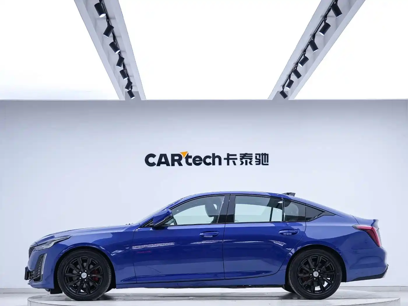 Фото 2 - Cadillac CT5