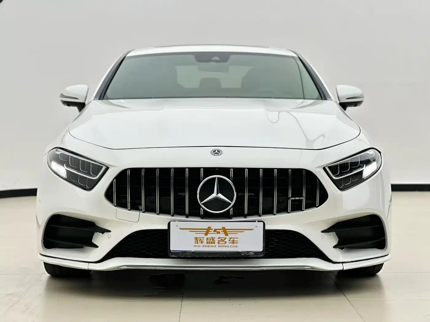 Photo 2 - Mercedes-Benz CLS