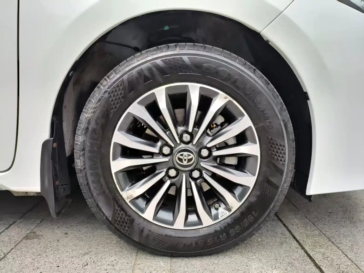 Toyota Corolla 2017 Facelift 1.2T S-CVT GL-i фото 20
