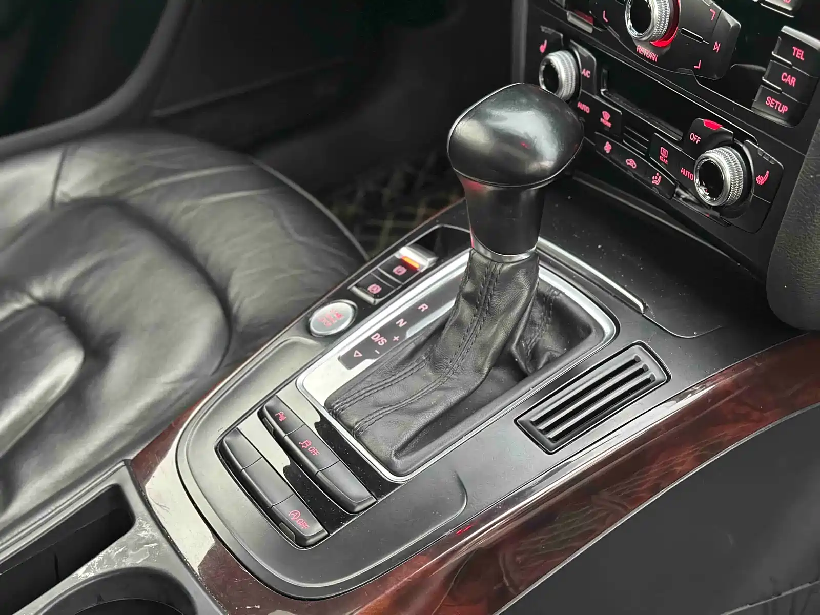 Фото 19 - Audi A4L