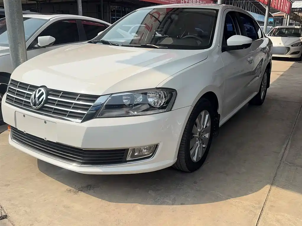 Volkswagen Lavida 2013 Facelift Classic 1.6L Automatic Comfort фото 3