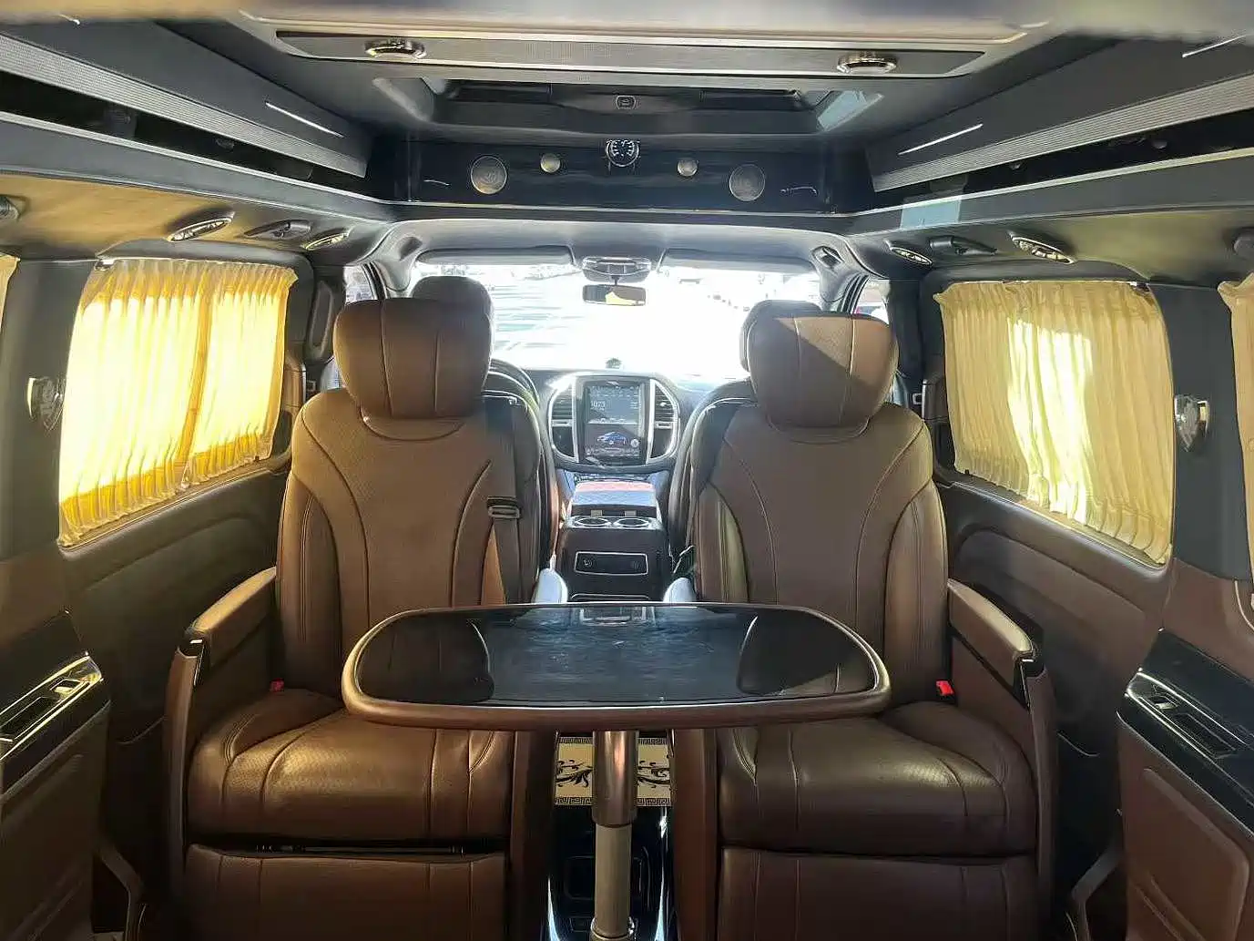 Mercedes-Benz Vito 2018 2.0T Elite 8-seater China V фото 9