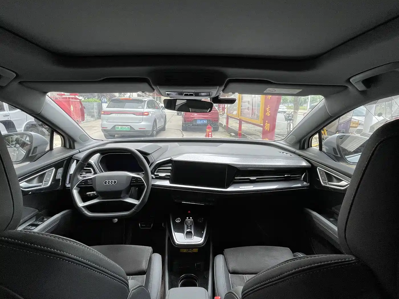 Audi Q4 e-tron 2022 40 e-tron First Edition фото 6