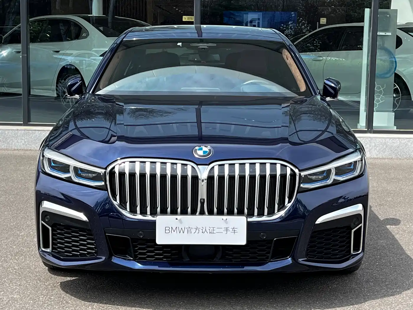 BMW 7 Series 2021 Model 740Li xDrive Executive M Sport Package фото 3