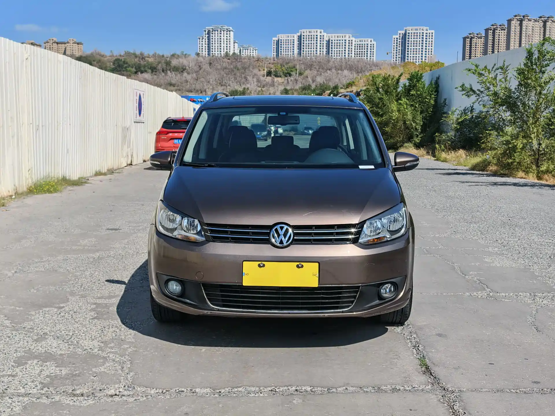 Photo 2 - Volkswagen Touran