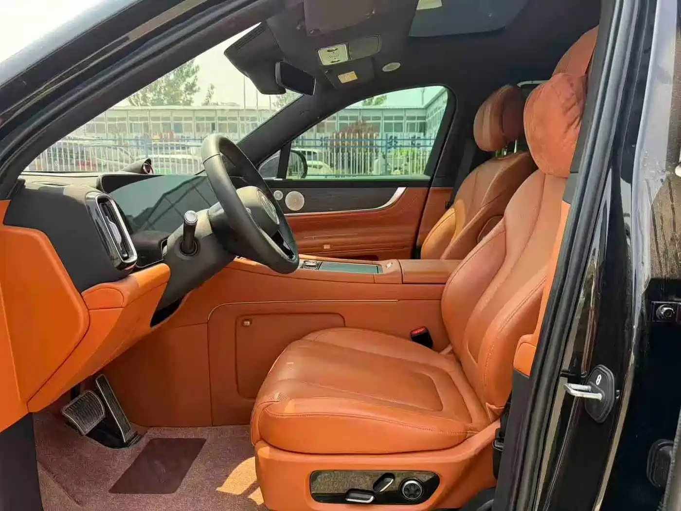 AITO Wenjie AITO M9 2024 Range Extender Max Edition 42kWh 6-seater фото 9