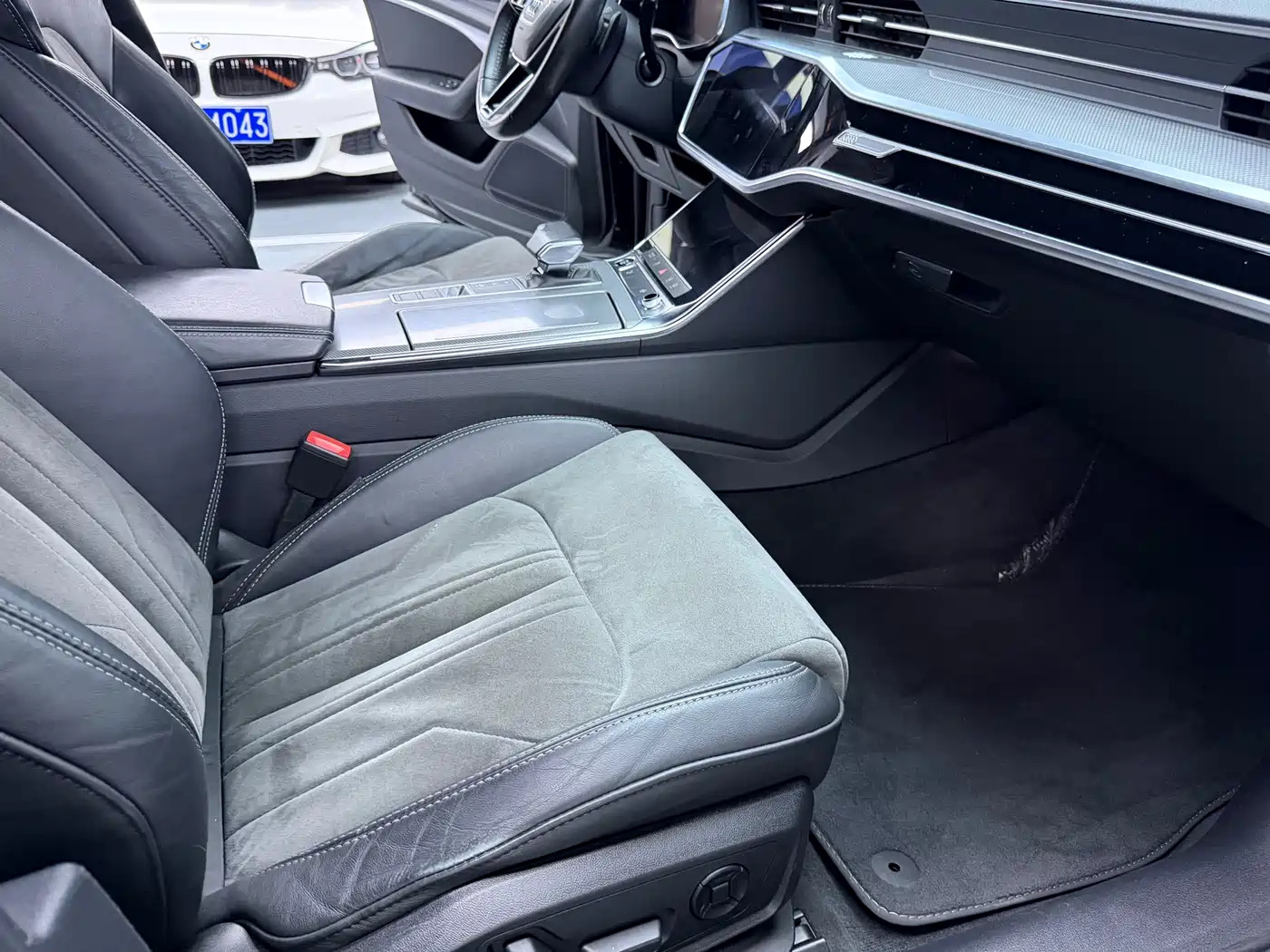 Audi A6L 2021 45 TFSI Exclusive Sport фото 9