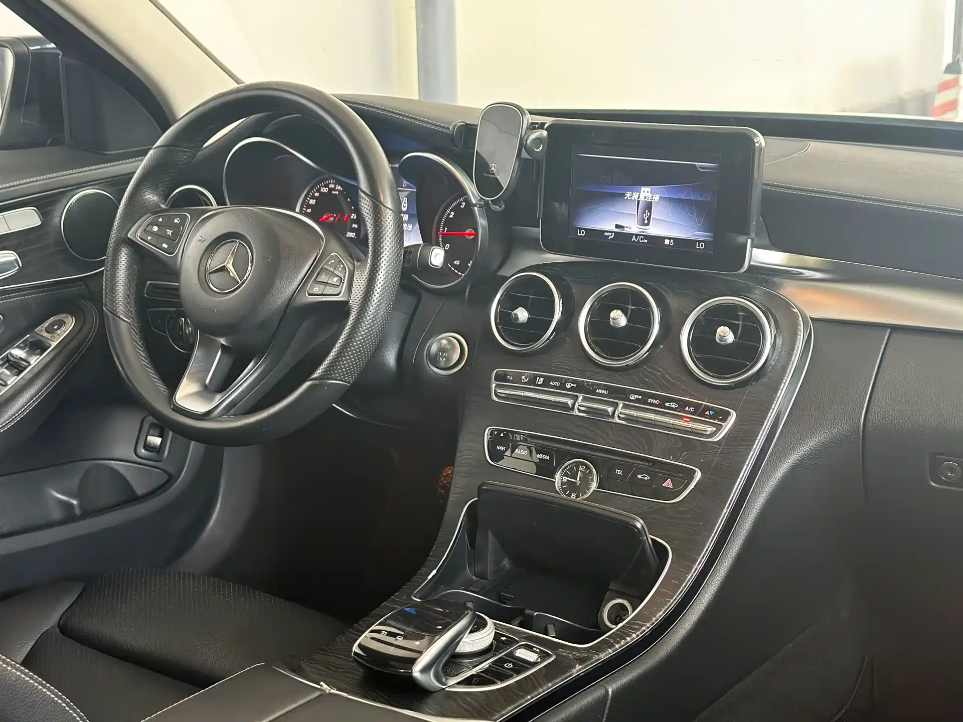 Фото 7 - Mercedes-Benz C-Class