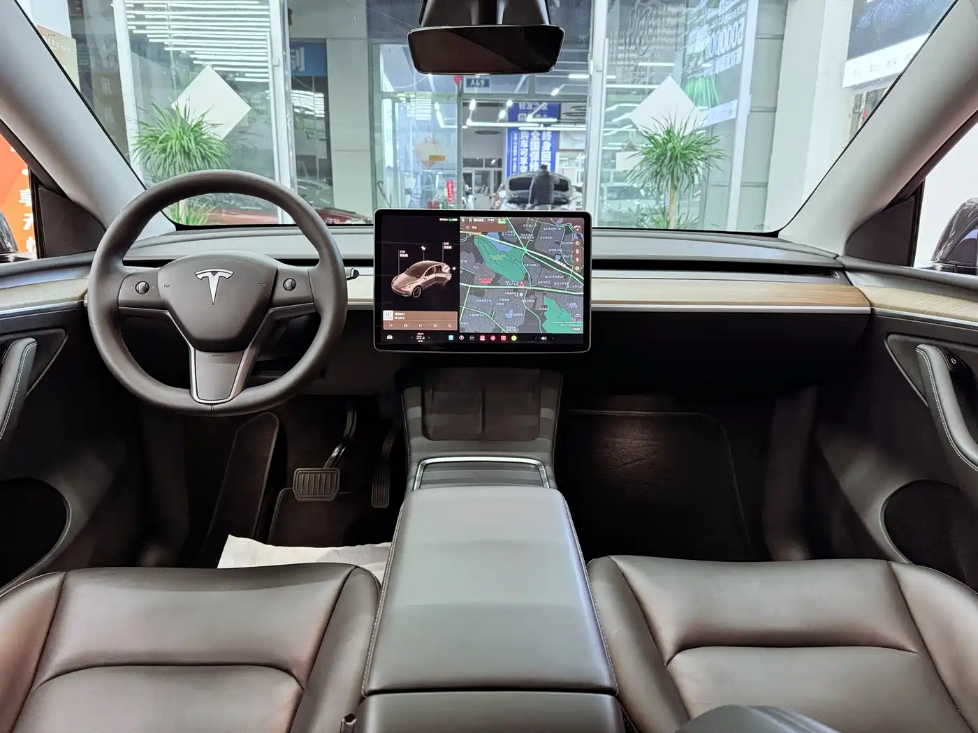 TESLA MODEL Y