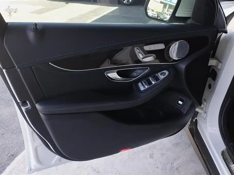 Mercedes-Benz GLC 2018 GLC 260 4MATIC Dynamic фото 7
