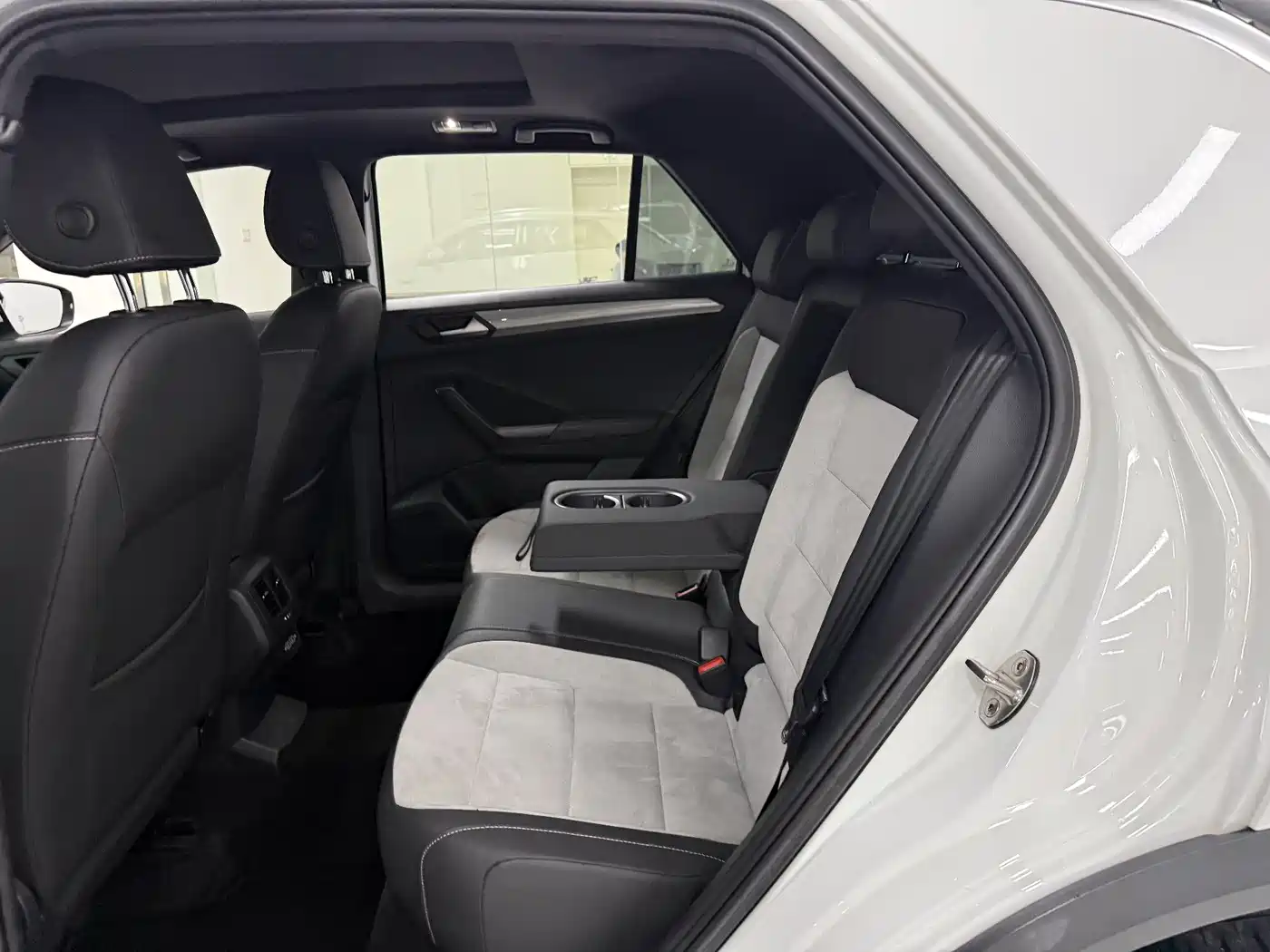 Volkswagen T-ROC 2020 280TSI DSG 2WD R-Line Pro фото 13