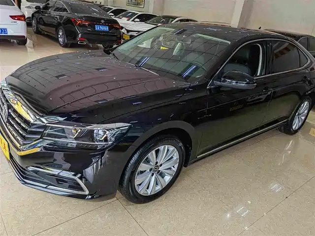 Volkswagen Passat 330TSI, Люкс