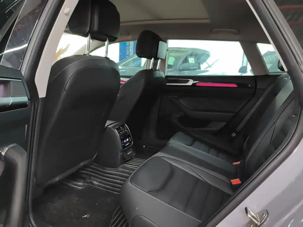 Volkswagen FAW-Volkswagen CC 2025 2024 Shooting Brake 380TSI Hunter's Heart Public Sharing Edition