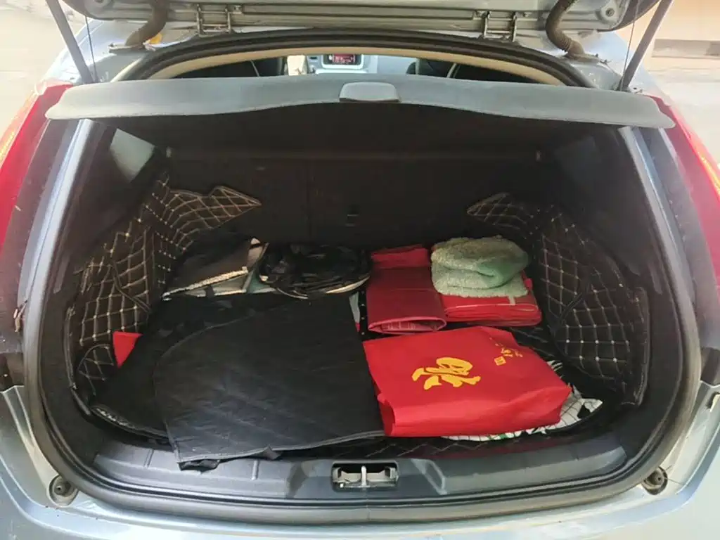 Фото 5 - Volvo V40