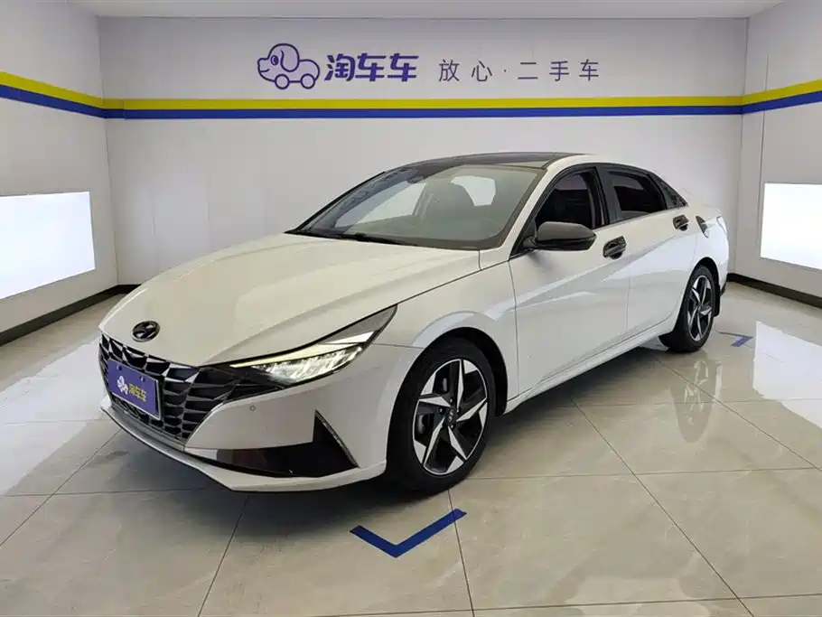 Hyundai Elantra 2021 1.5L CVT LUX Premium Edition