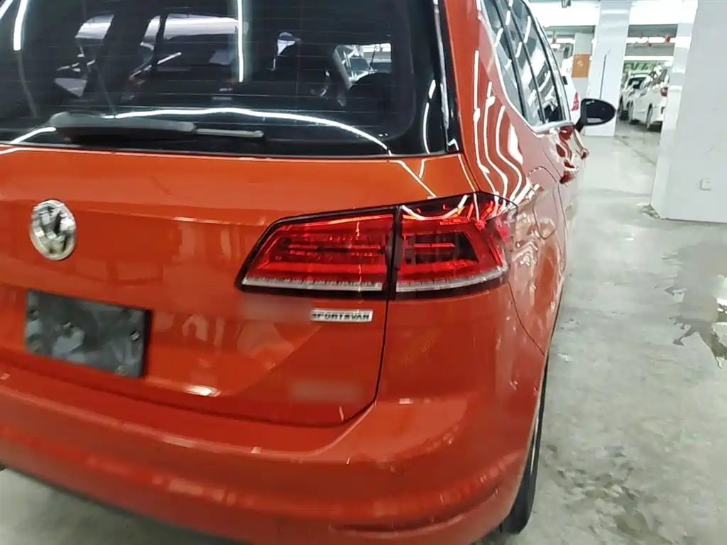 Volkswagen Golf Sportsvan 2016 230TSI Automatic Progressive фото 8