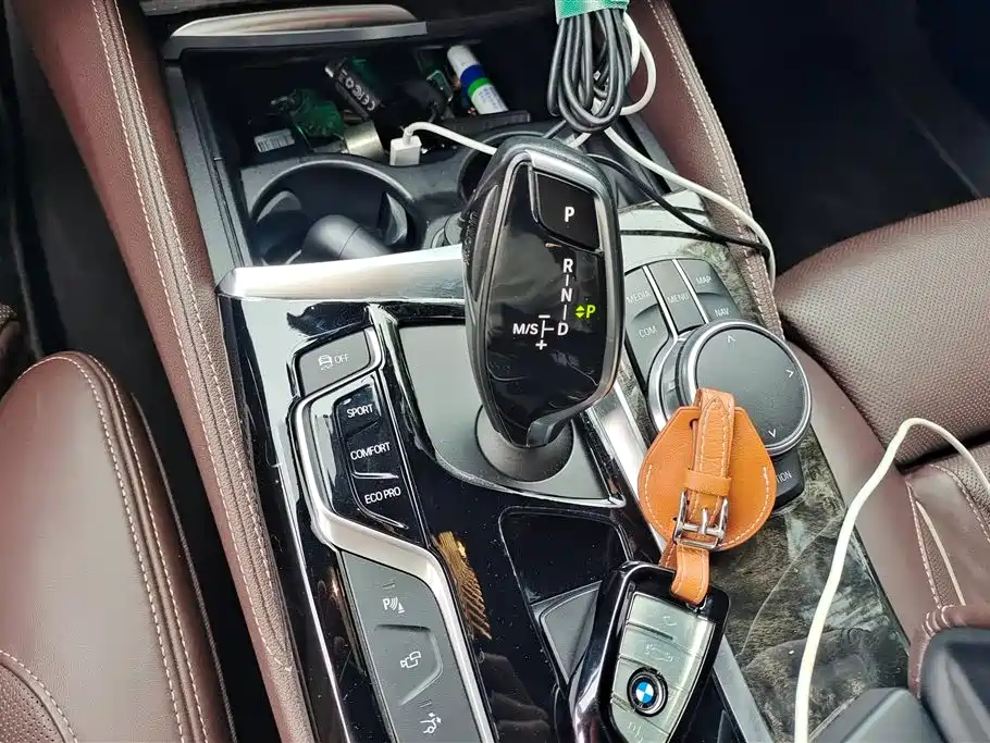 BMW 6 Series GT 2018 640i xDrive M Sport Package фото 16