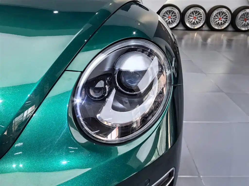 Volkswagen Beetle 2017 180TSI Emerald Classic Edition фото 19