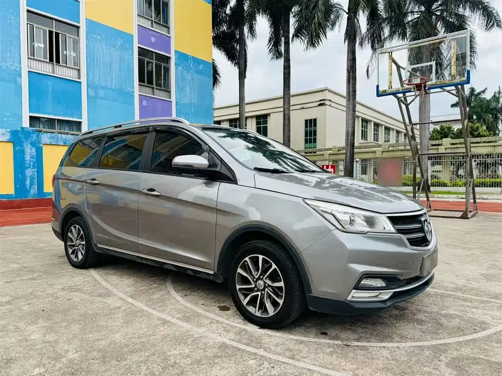 Baojun 730 2020 2019 1.5T CVT Fashion Edition 7-Seater China VI