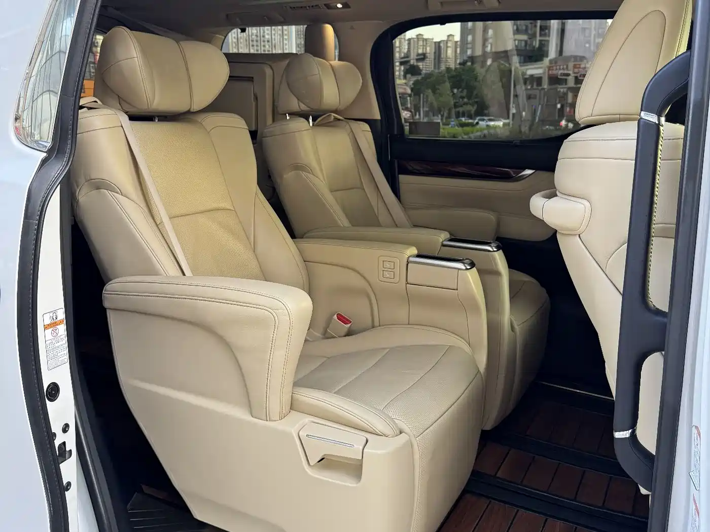 Toyota Alphard 2015 3.5L Luxury Edition фото 17