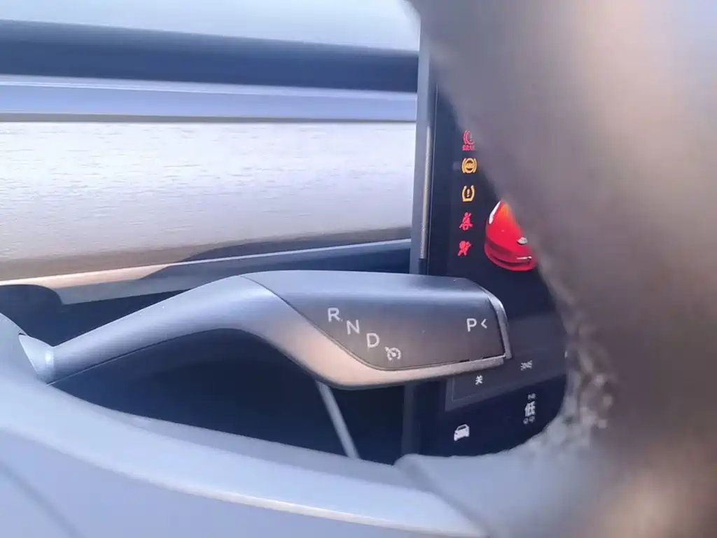 Фото 14 - Tesla Model 3