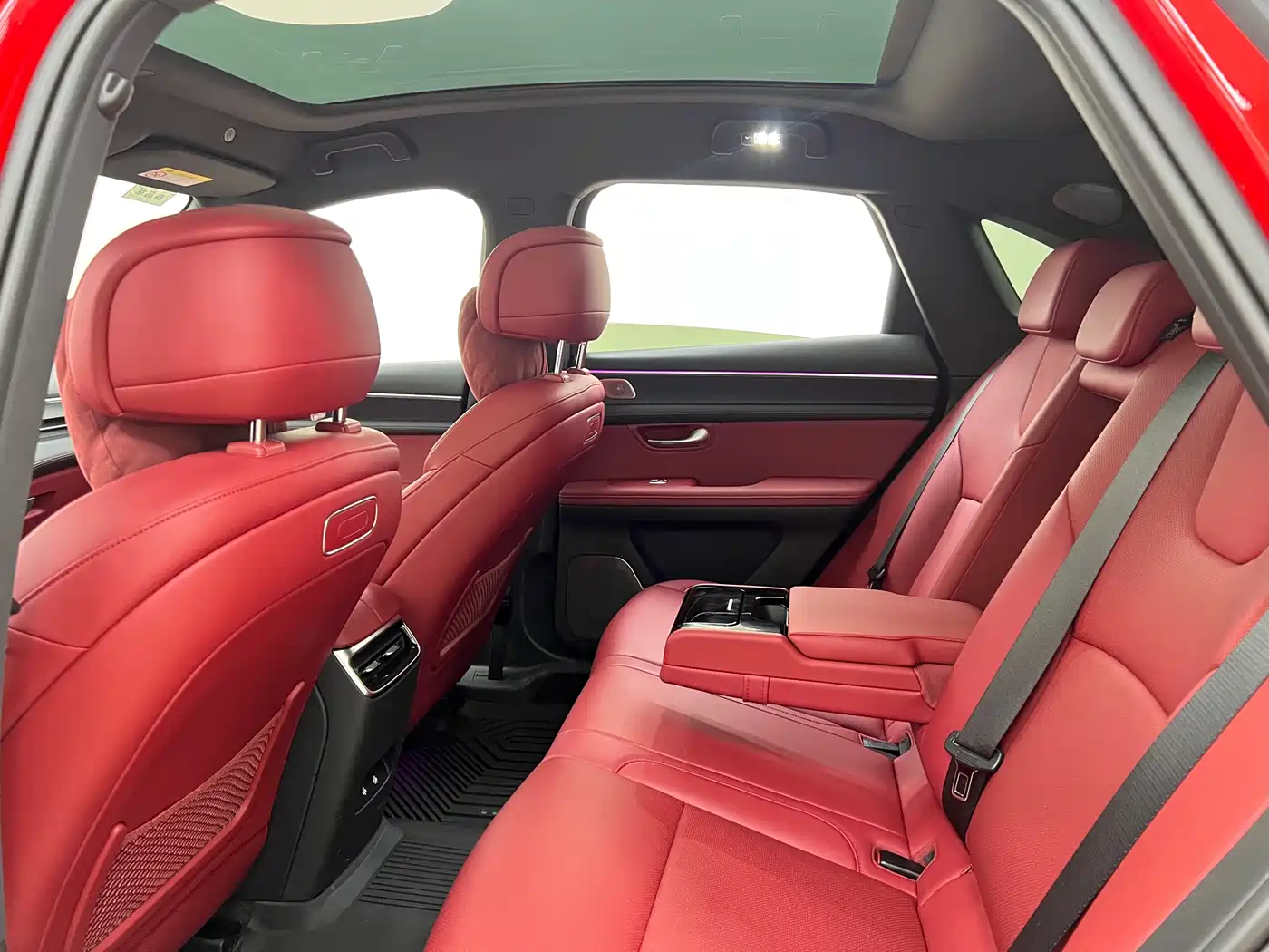AITO Wenjie AITO M5 2025 Extended Range Ultra AWD фото 17