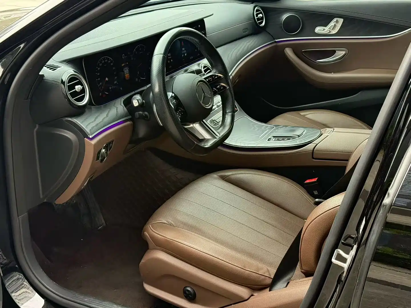 Фото 9 - Mercedes-Benz E-Class (Import)