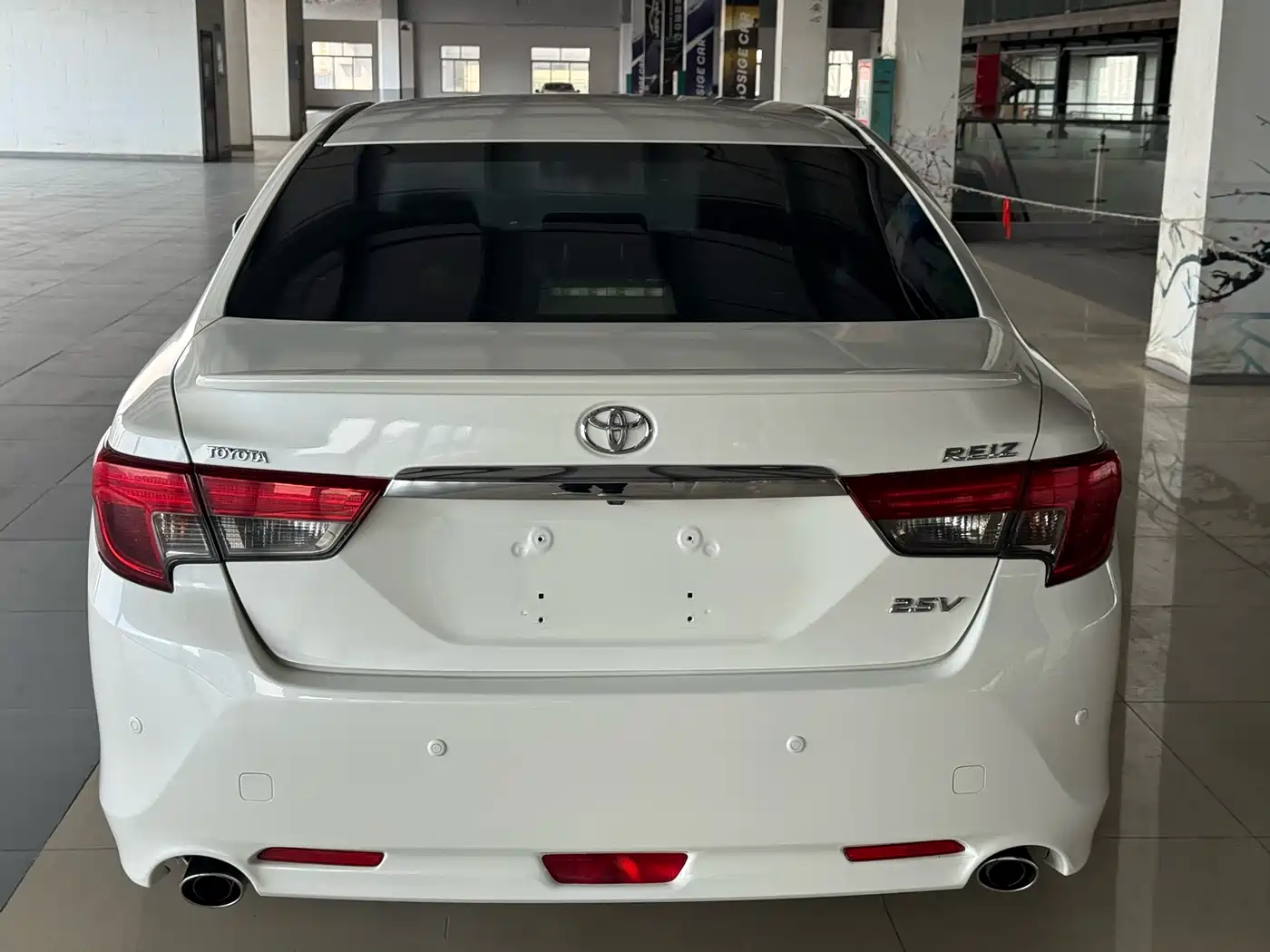 Toyota Reiz 2013 2.5V Premium Edition фото 5