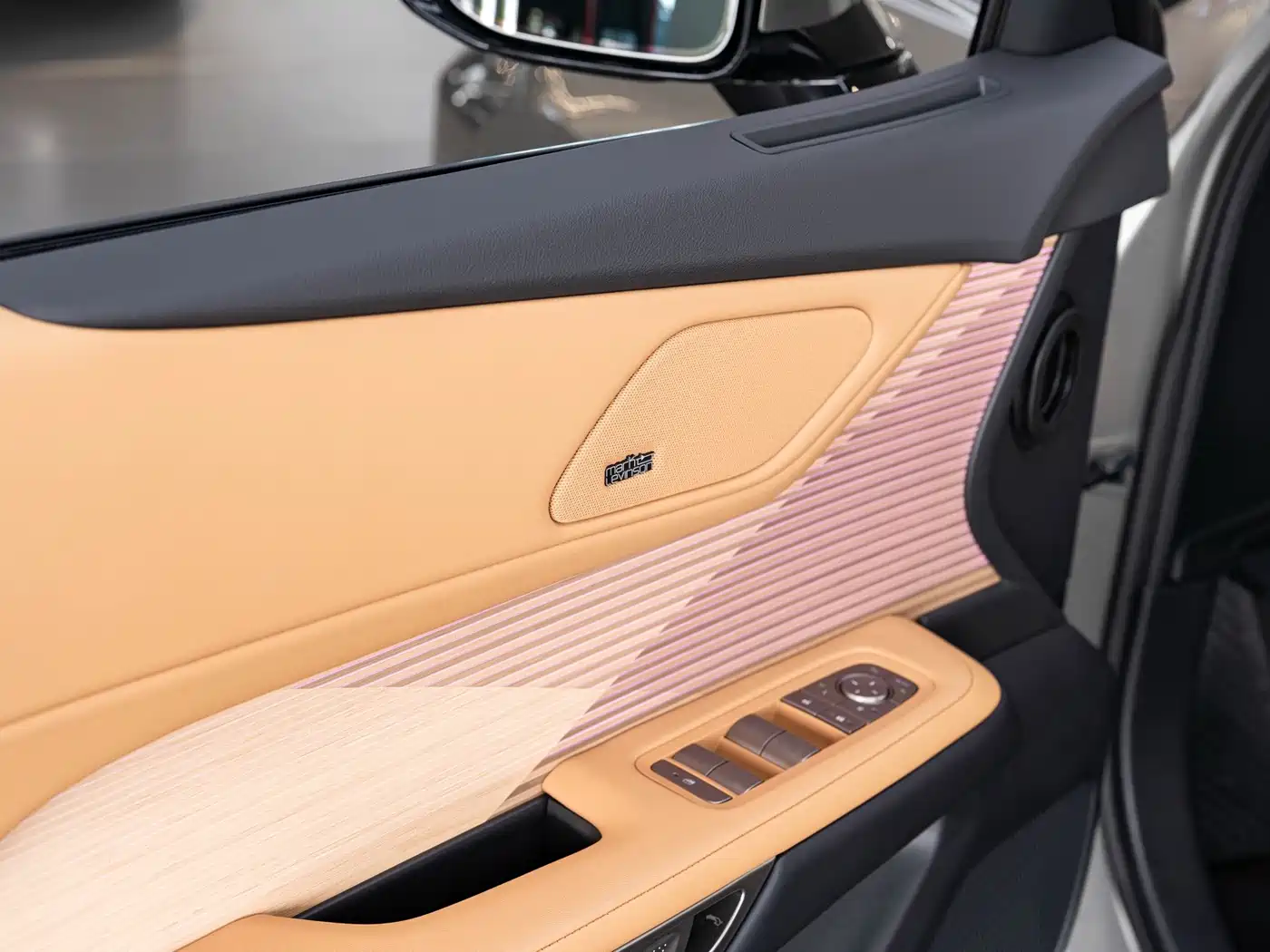 Lexus ES 2026 2025 Model 300h Base Version