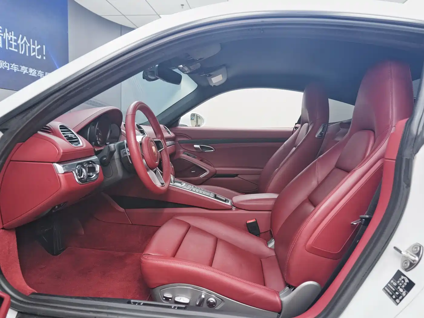 Porsche 718 2018 Cayman 2.0T фото 7